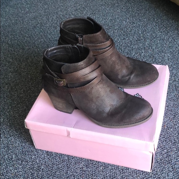 Crown Vintage Brown Carlton Bootie Size 7.5